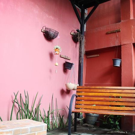 Rada Arak 79/4 Hostel Чиангмай Экстерьер фото
